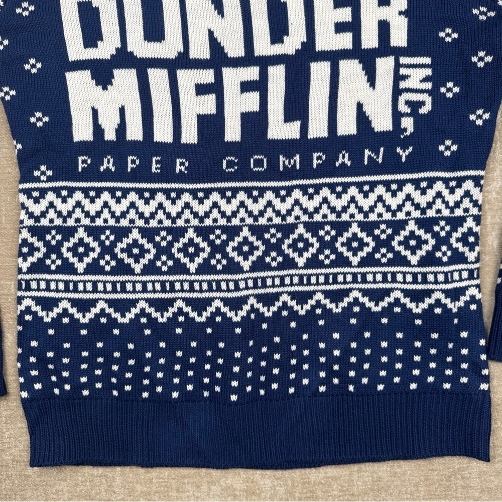 Dunder Mifflin The Office Sweater Mens Large Blue Snowflake Pullover Crew Neck - Picture 6 of 10